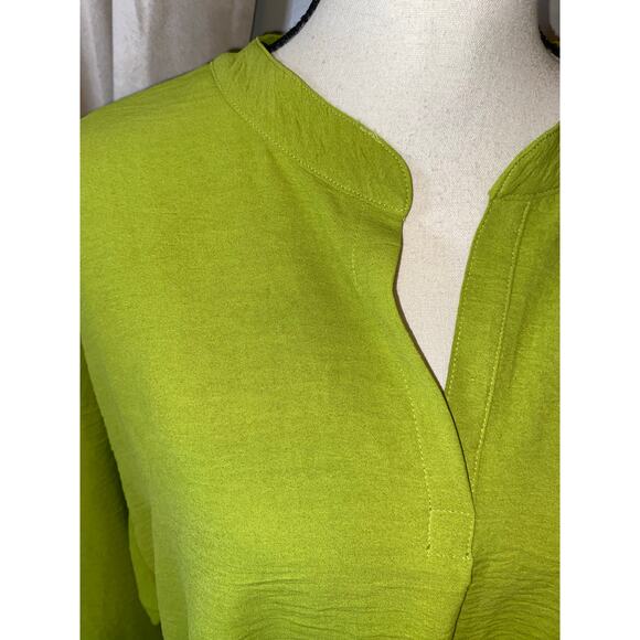 Stunning Unique Ivy Jane size M/L Green GUC Blouse
Top - Picture 3 of 11